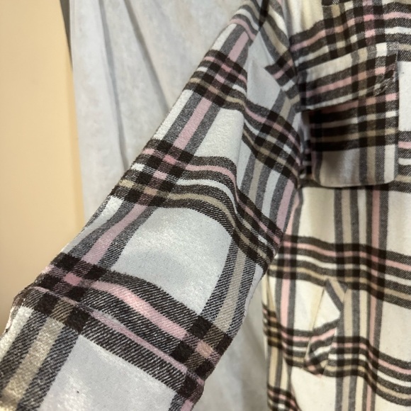 Winners knee length Shacket, Size Large, 3 for $25 - Picture 5 of 9